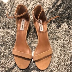 Steve Madden Irenee Tan Nubuck Block Heel